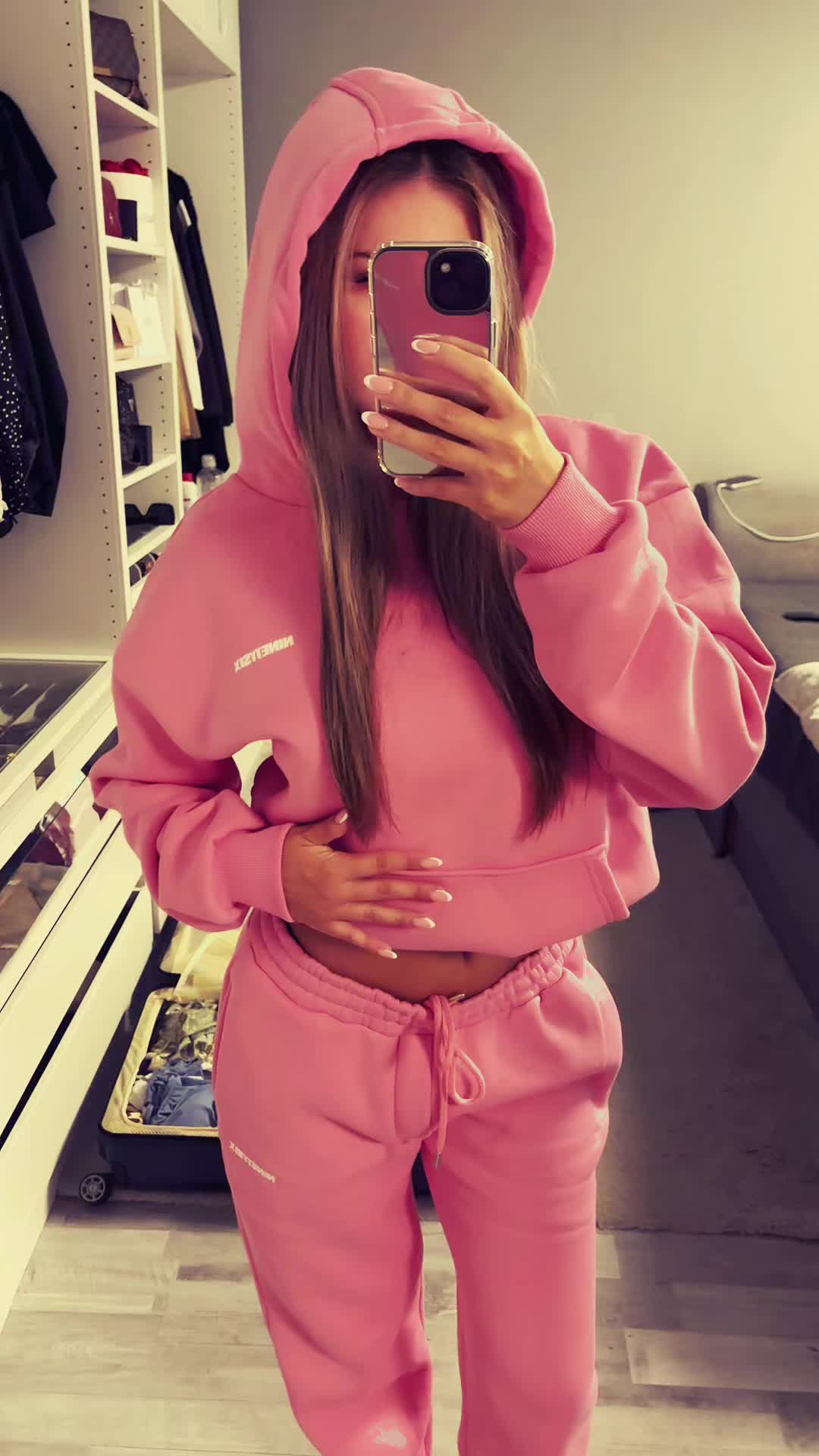 @isidora