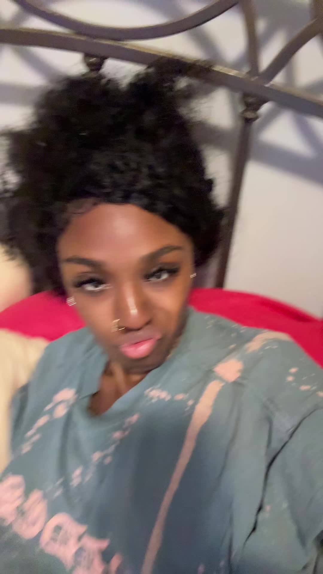 @Shecora