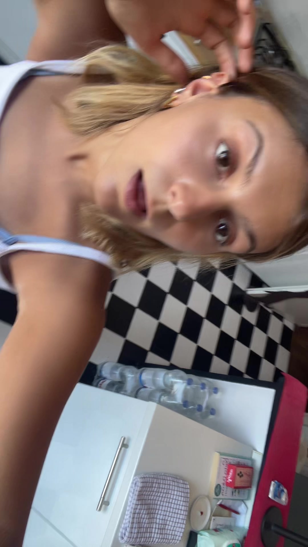 @👸🏼