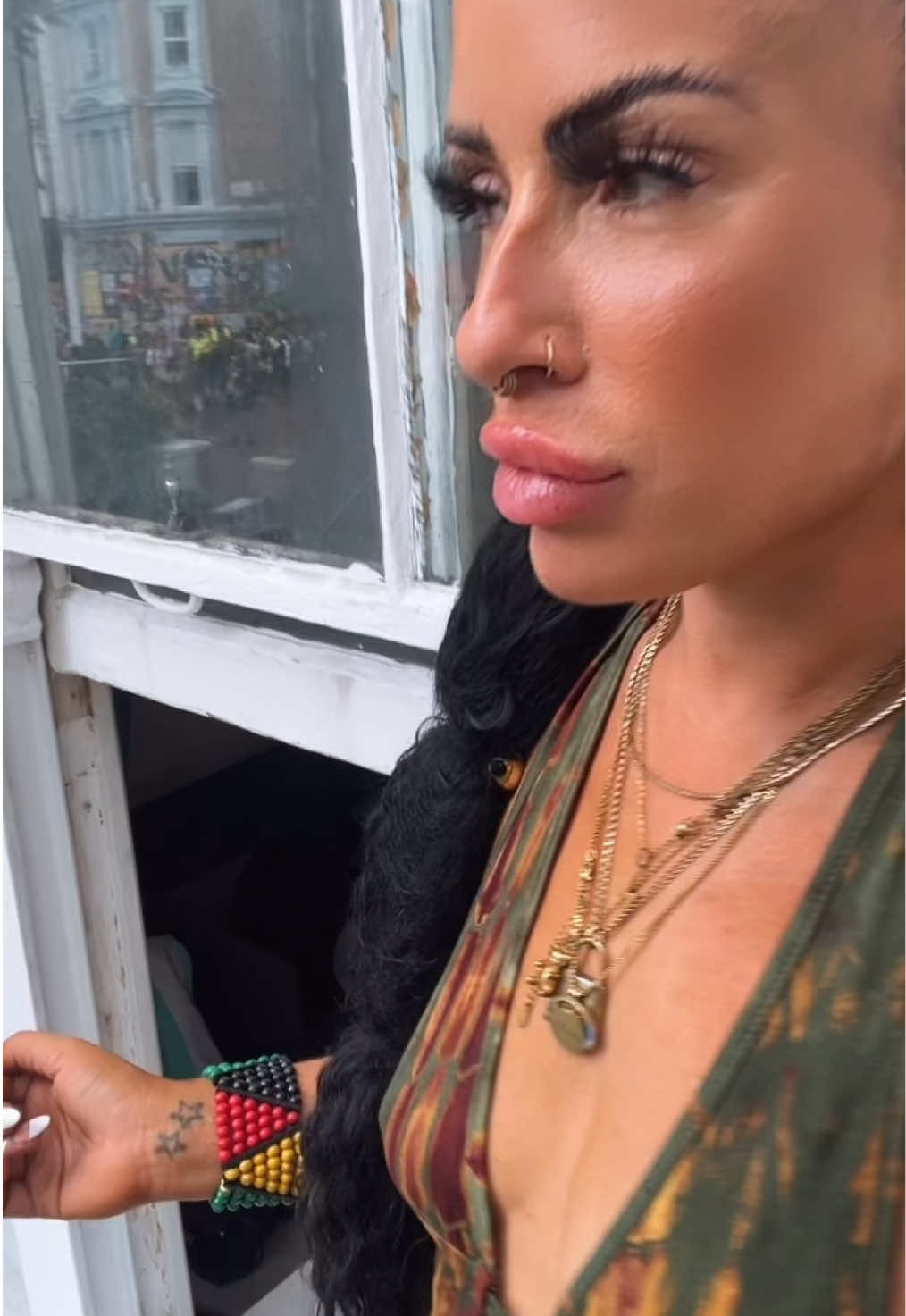 @JustSarahLou