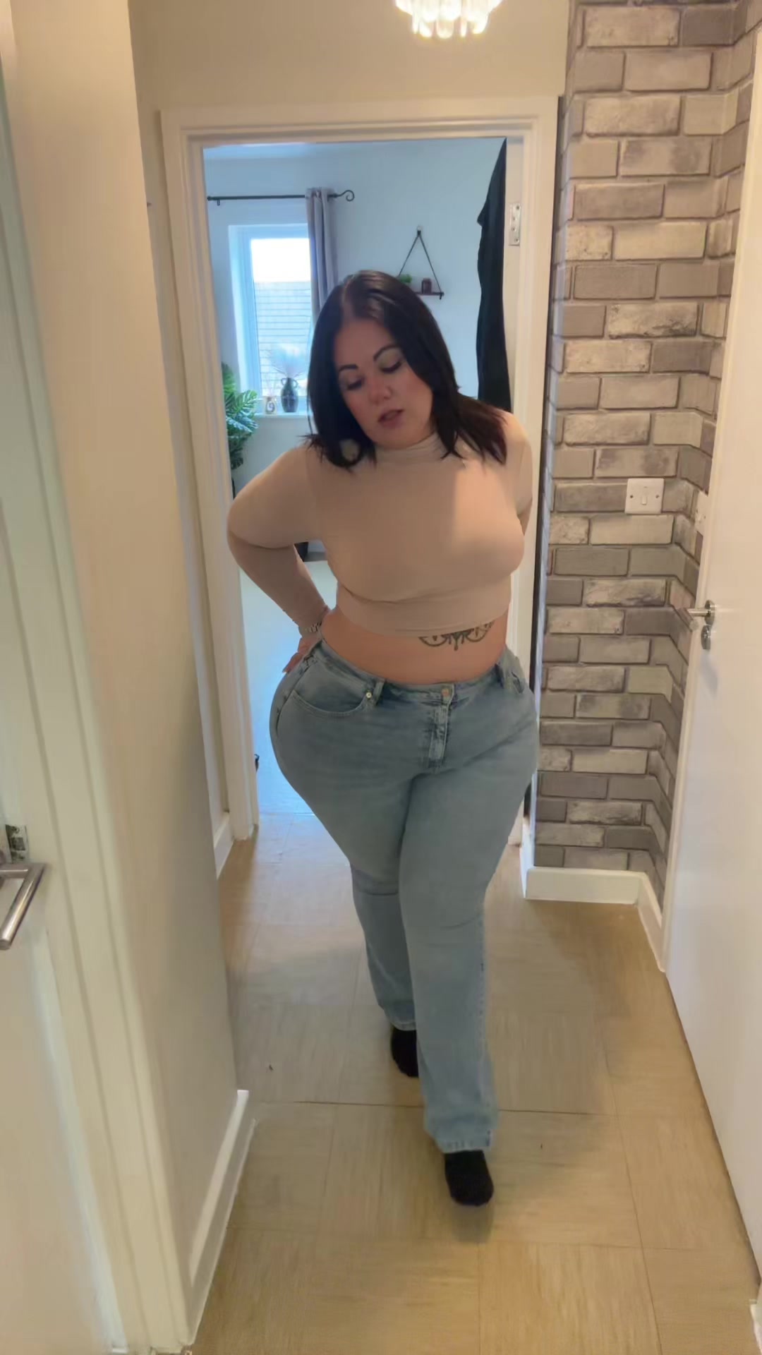 @Kirstyannxx