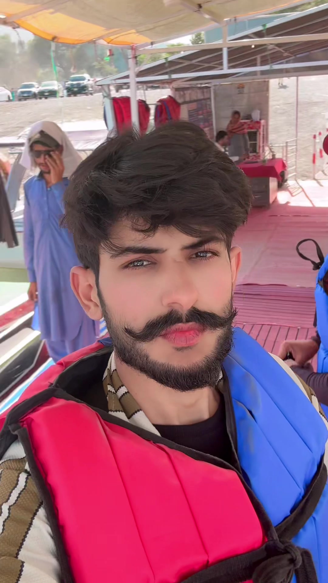 @𝗔𝗱𝗲𝗲𝗯 𝘼𝙛𝙞𝙚