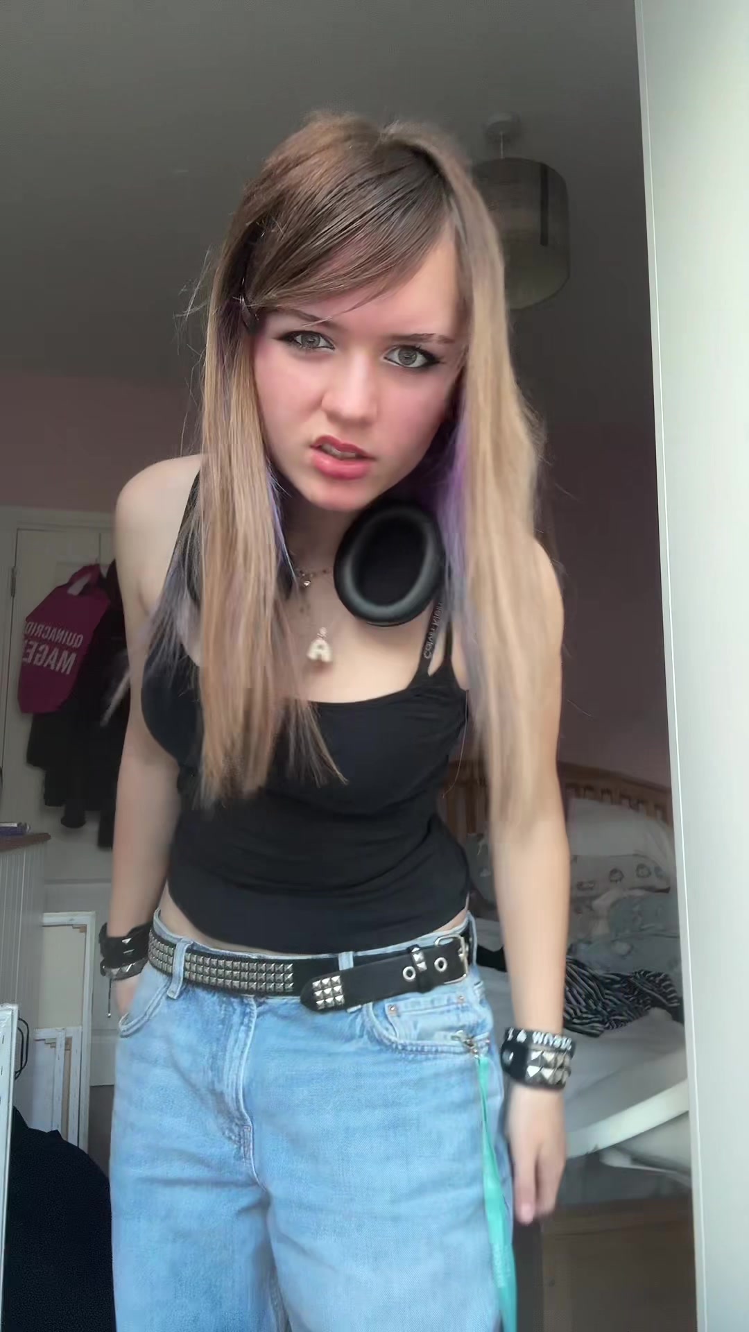 @cheazy_beans