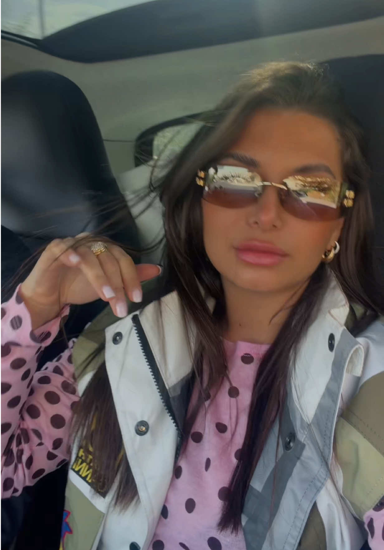 @Lauraroumi_