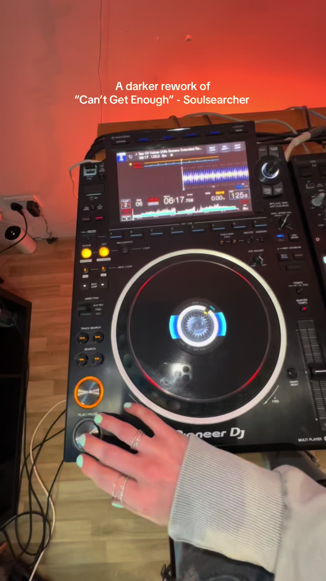 @AmyElleDJ