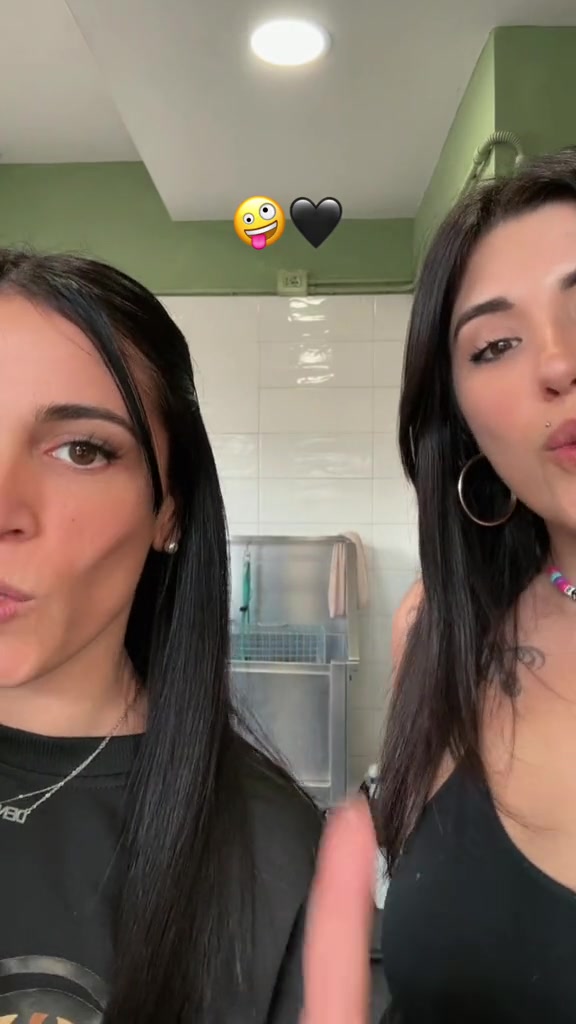 @𝑀𝒶𝓇𝓉𝒾 ♡✨