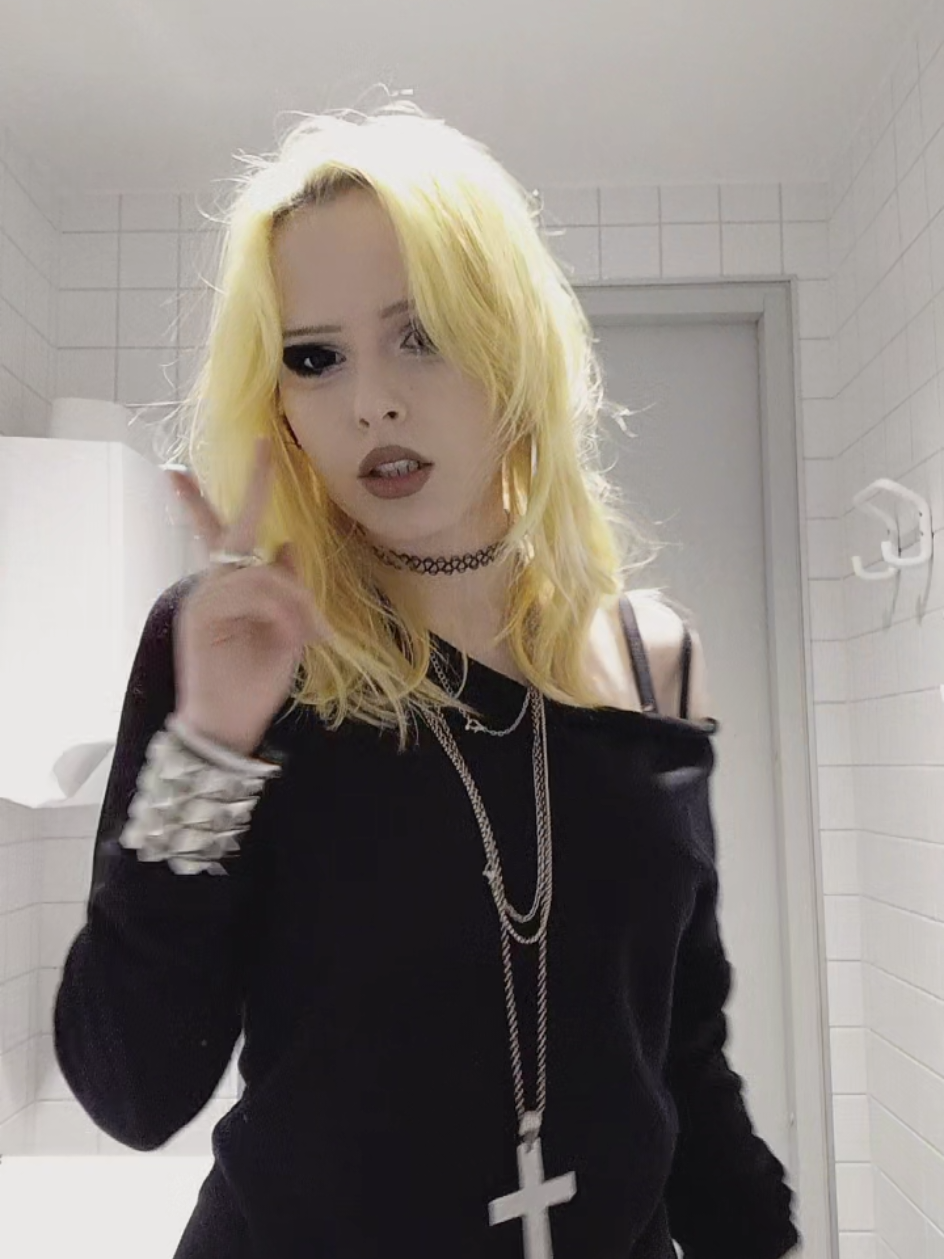 @𝒞𝒶𝓂𝒾🐜