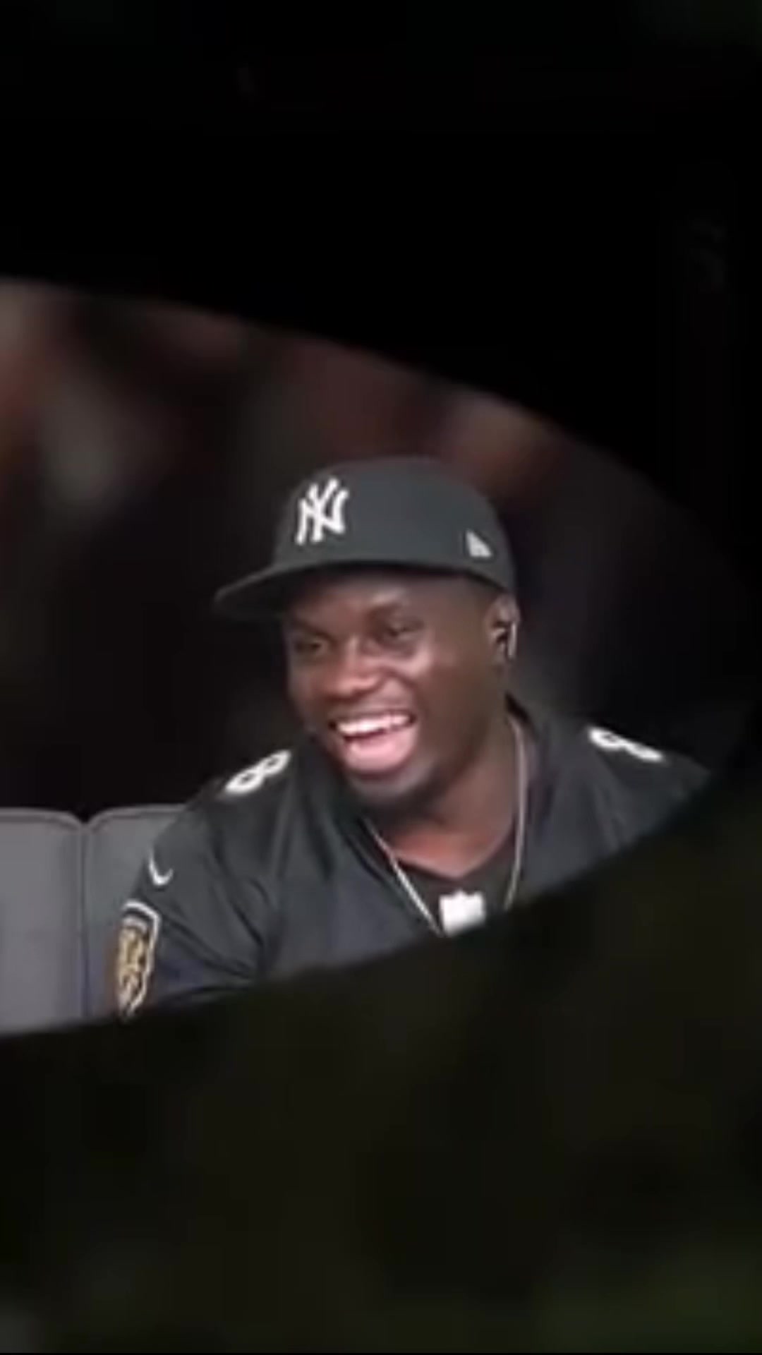 @Akinreacts