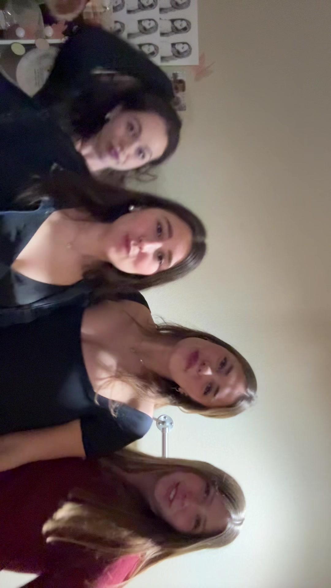 @rozwells_