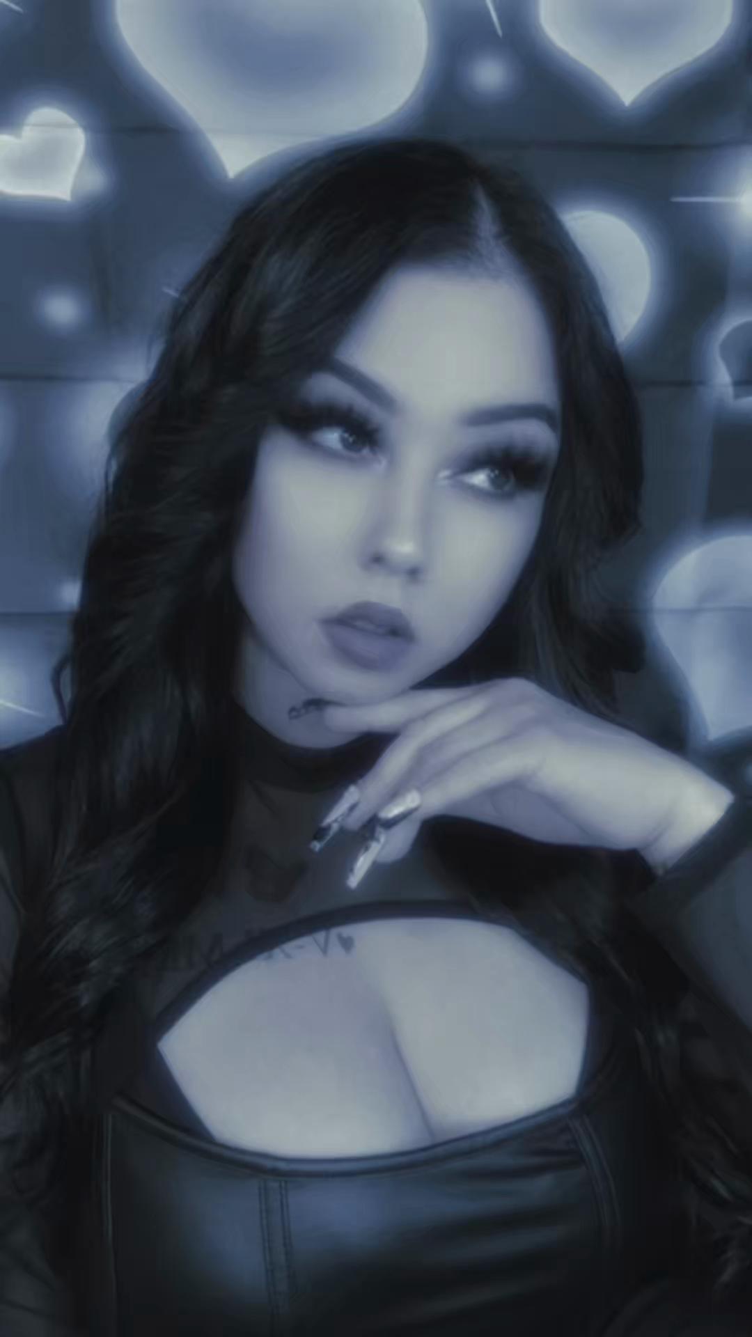 @_alyscott_
