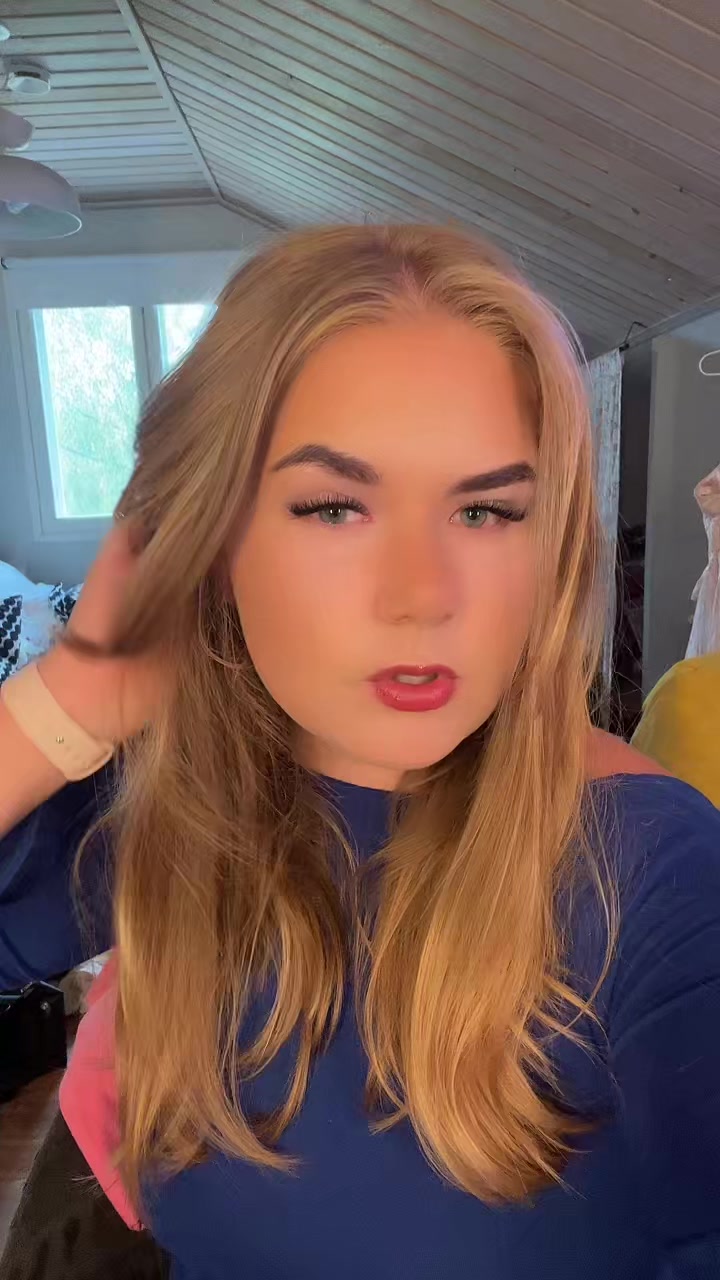@😜😍🥵🥰🥂