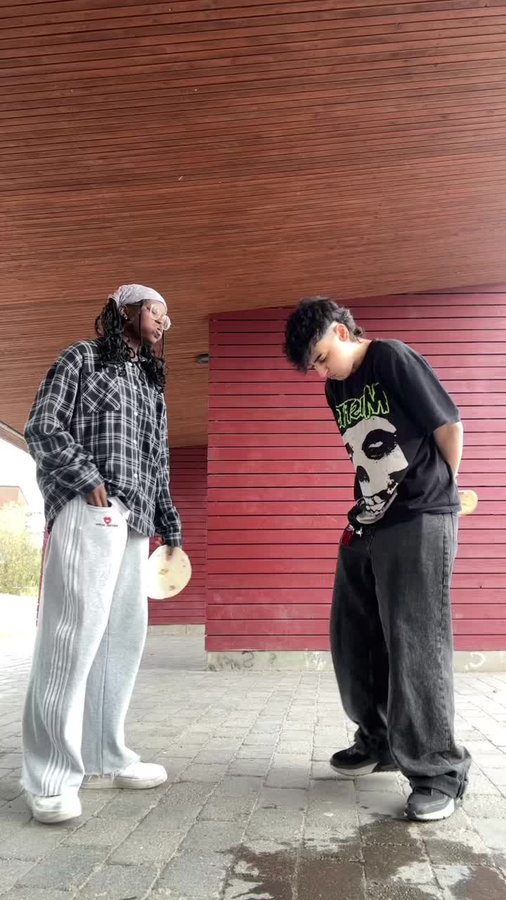 @Kiki