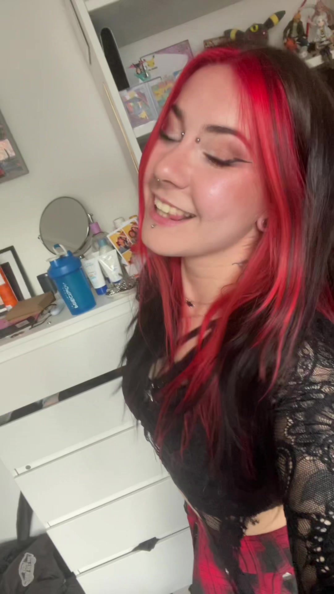 @Evie 🖤