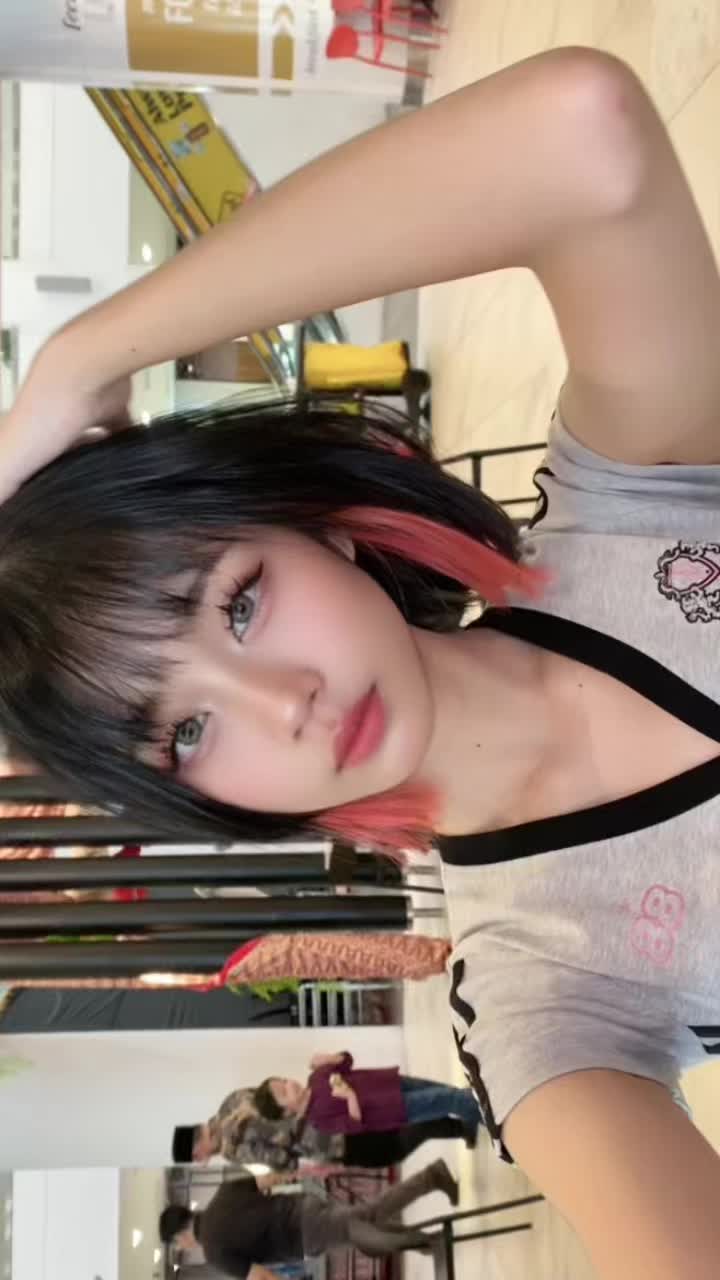 @Emi 🐇