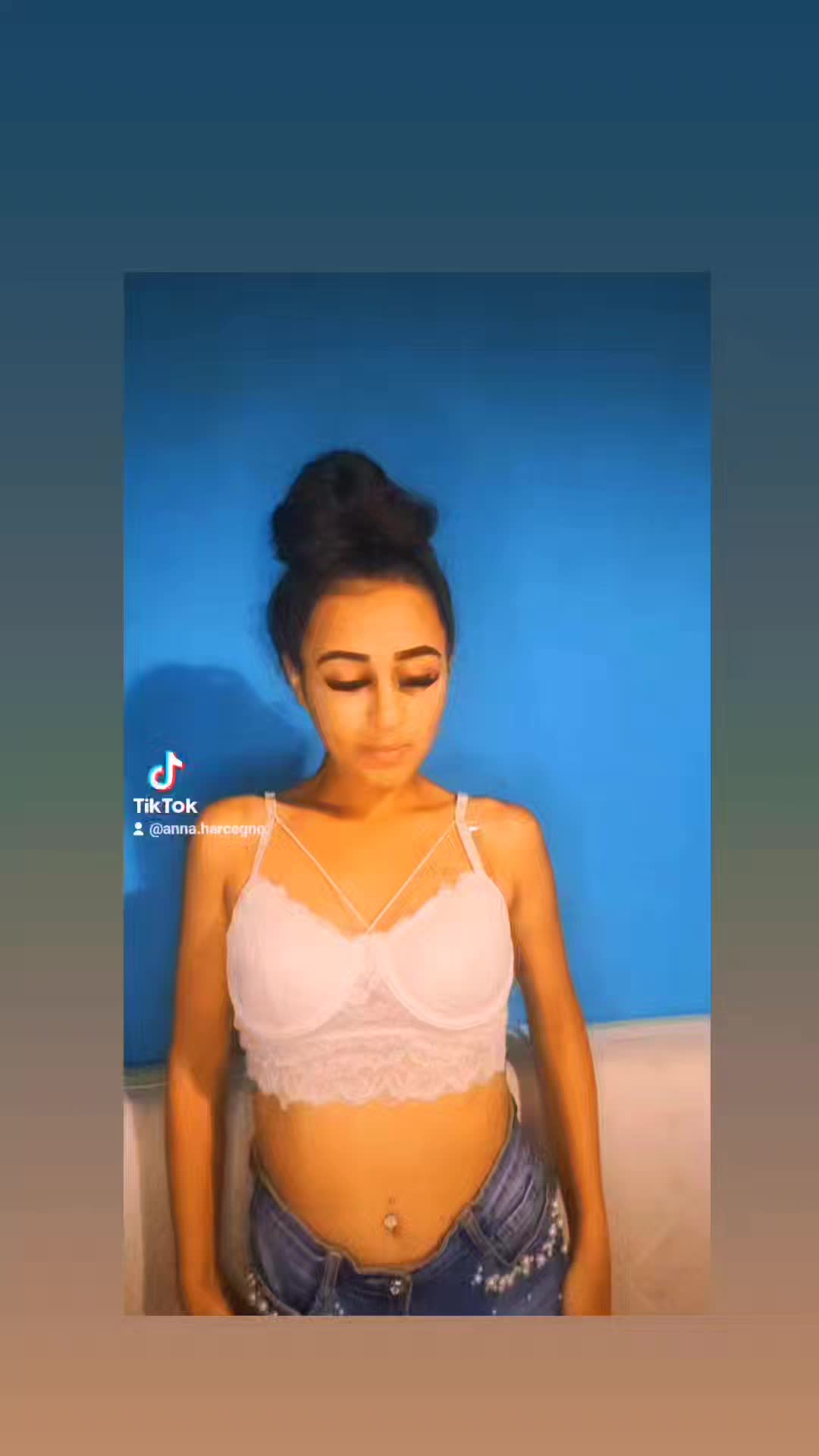 @Anna Mezei