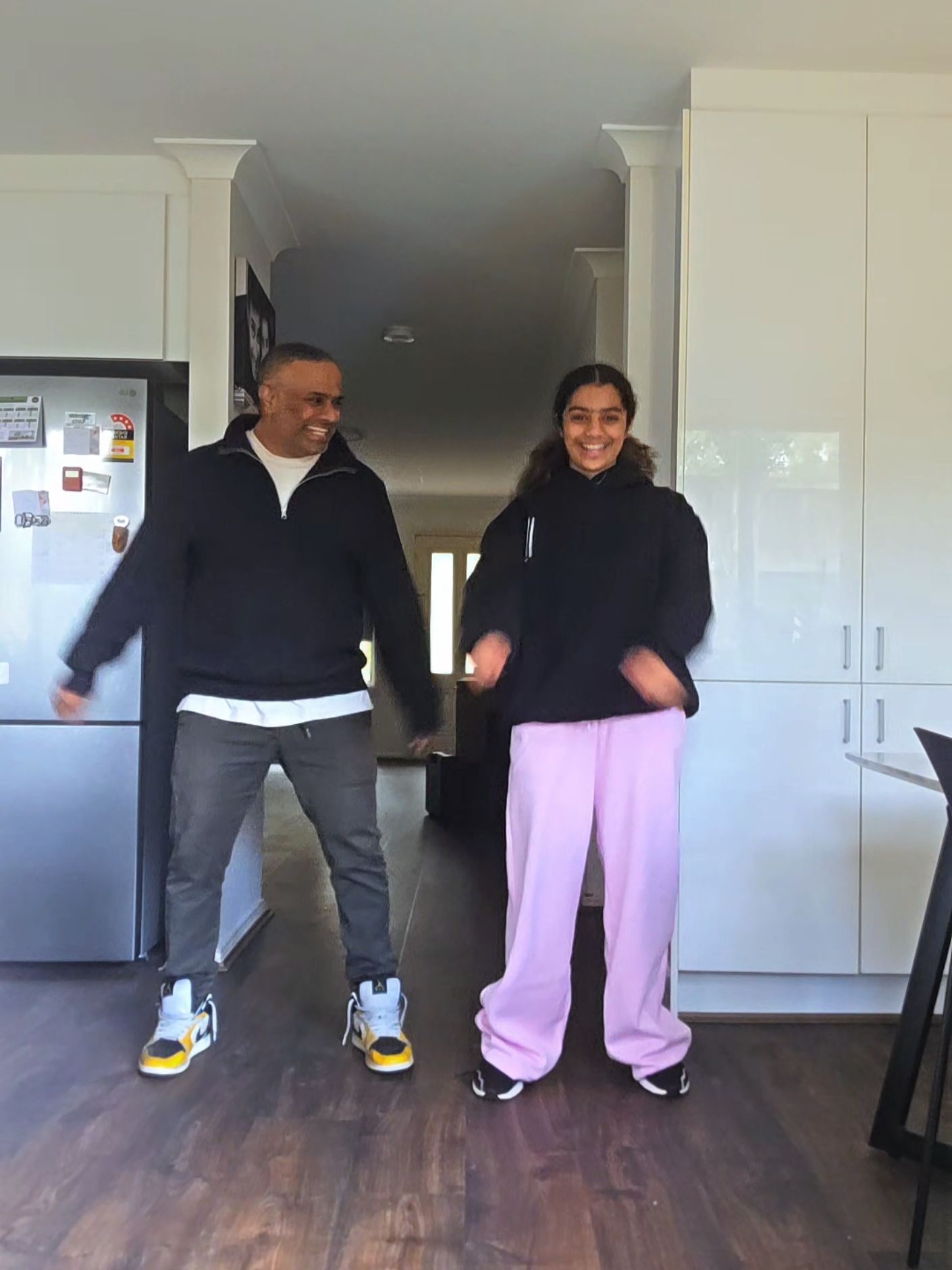 @🦄 Mr Dad and Ms Daughter