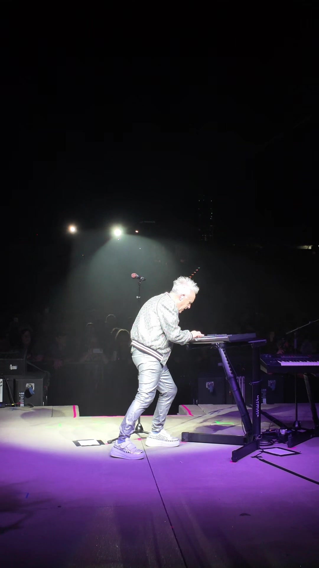 @Howard Jones