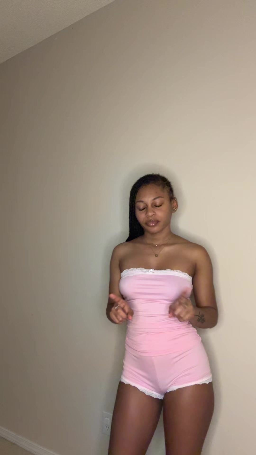 @Emily🖤👤