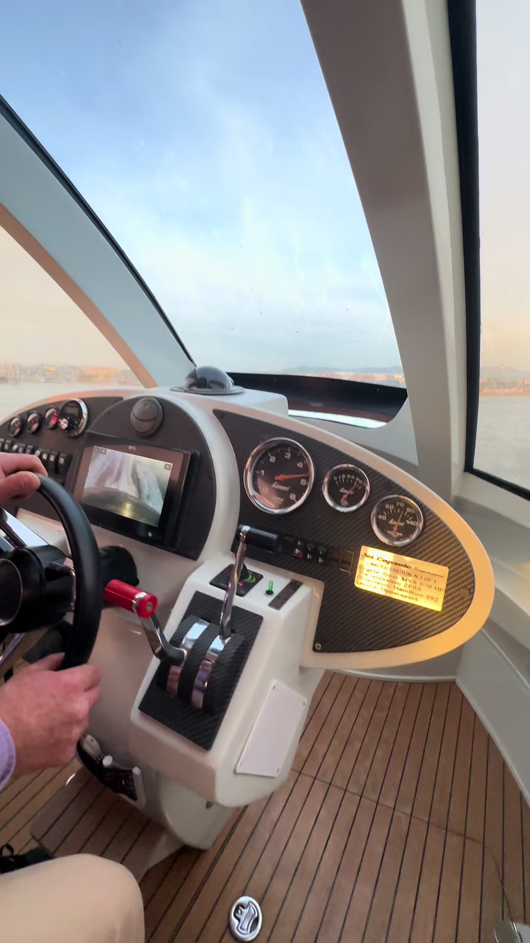 @Jet Capsule
