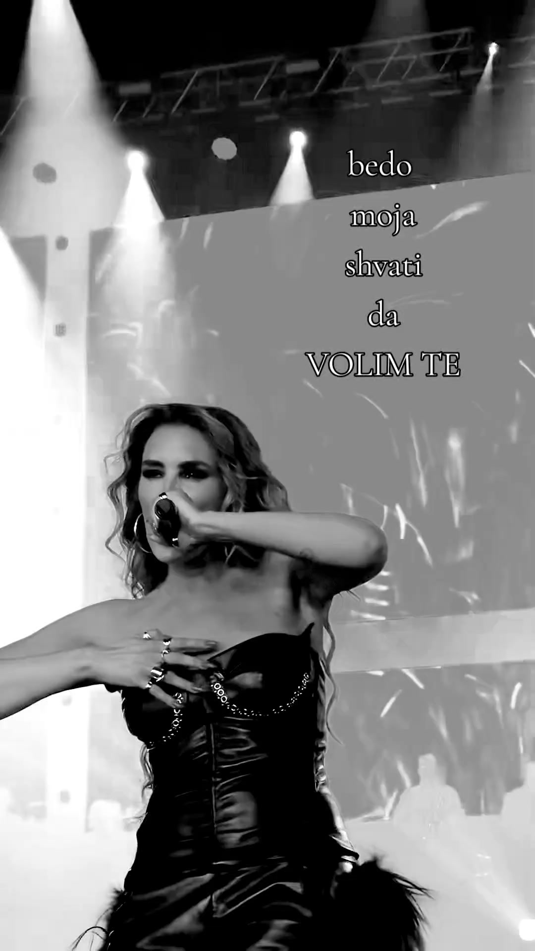 @🖤