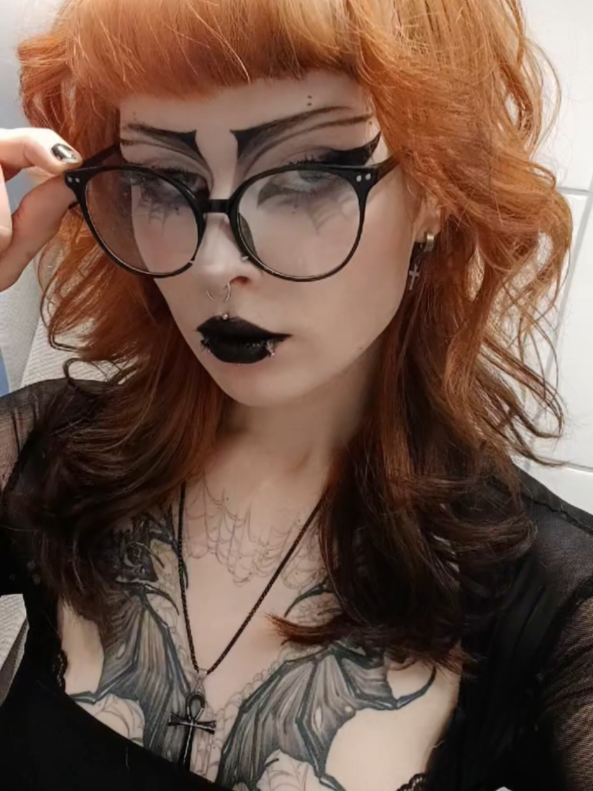 @𝕾𝖆𝖗𝖆 𝖑𝖗 𝖓𝖌𝖙 🖤