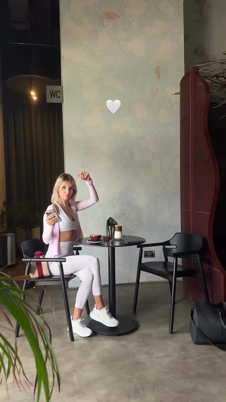@𝑉𝑒𝑙𝑖𝑜𝑟𝑎 )            👣
