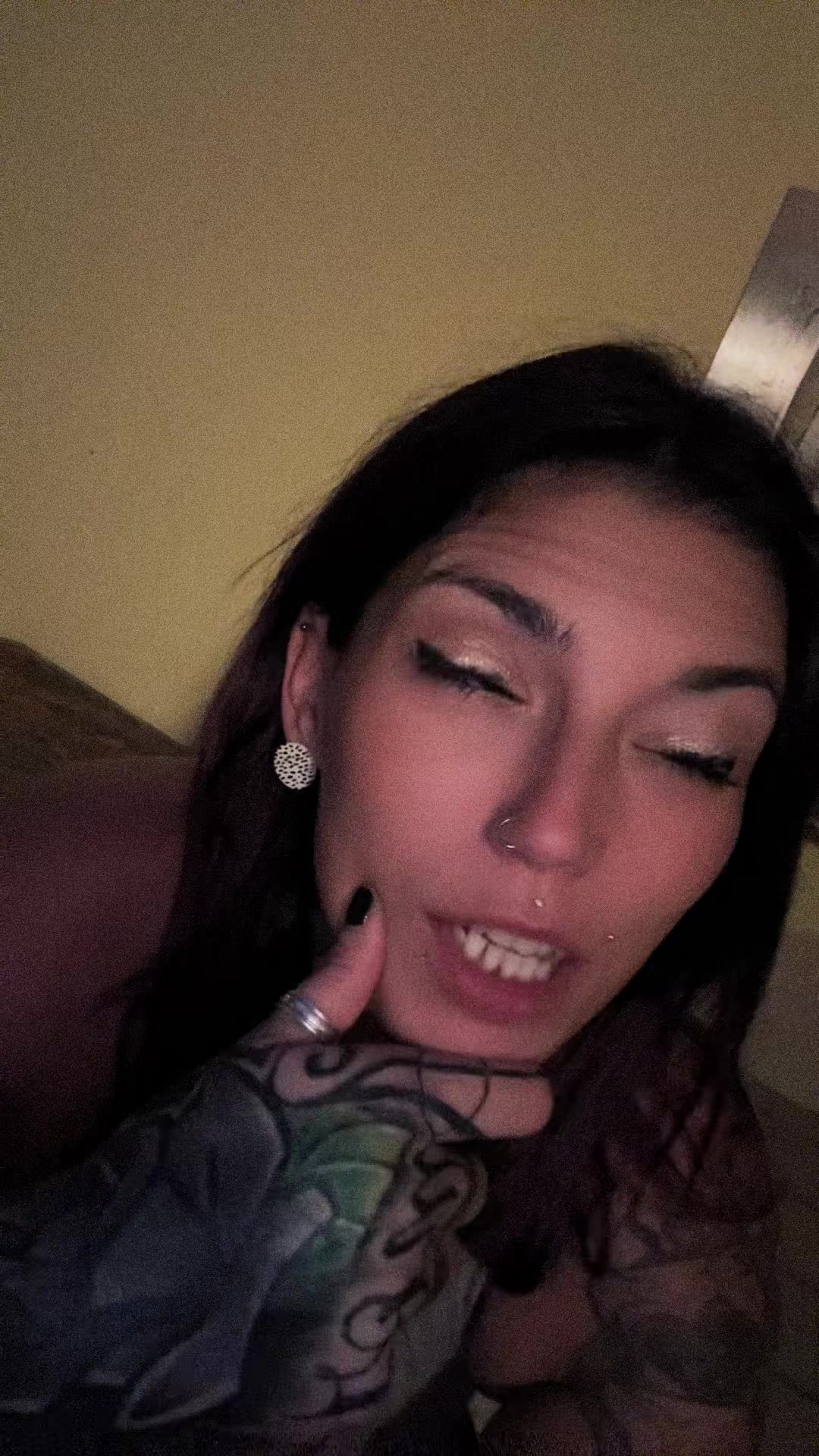 @Crazy girl_ernestine89😜