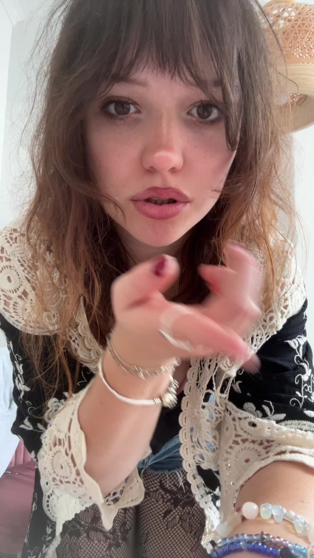 @estella