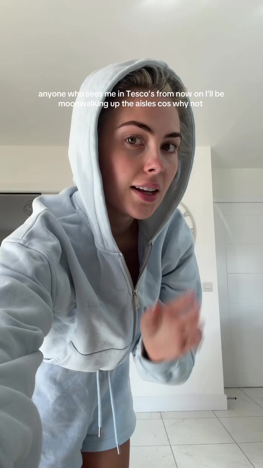 @L&Eacute;ANNA PAUL