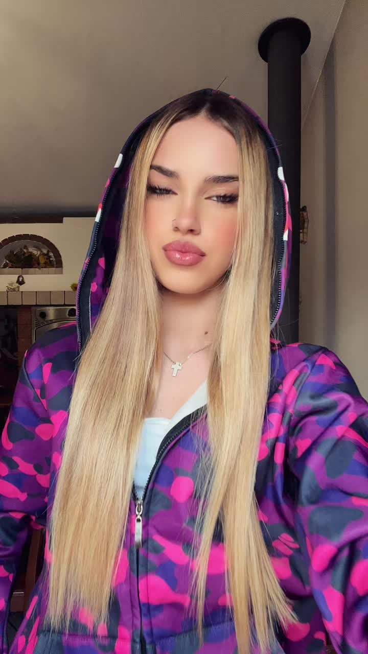 @lonatierika_