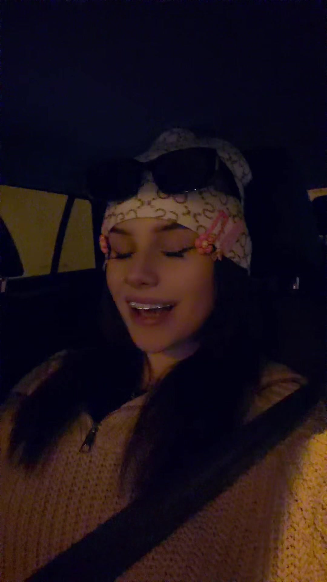 @laradizdarevic_
