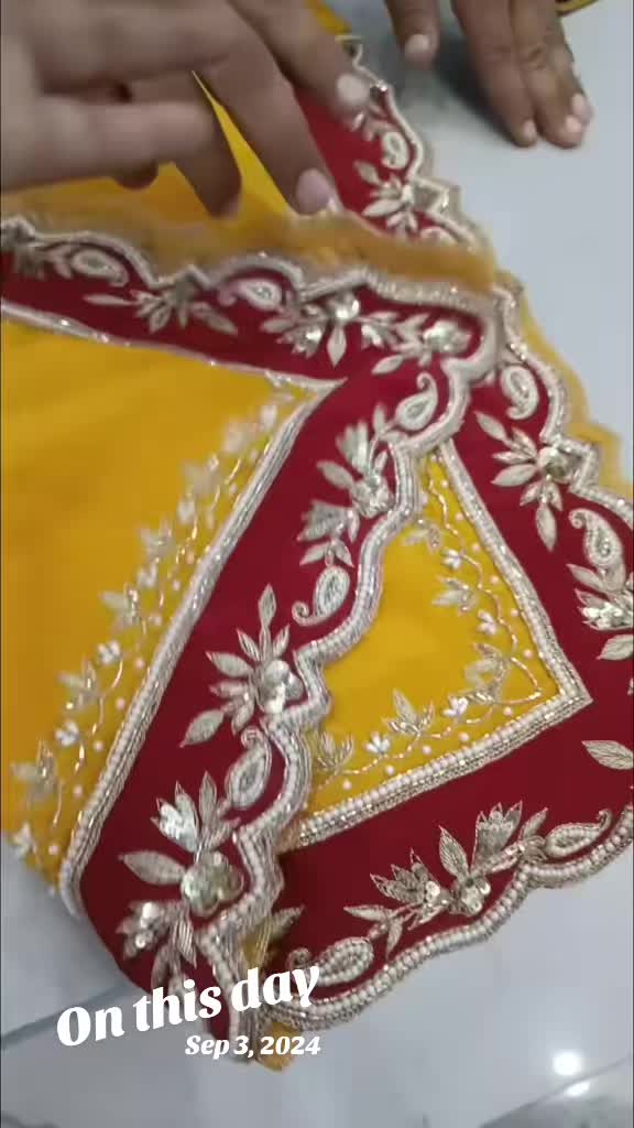 @ਲਿਬਾਸ by ਕੌਰ