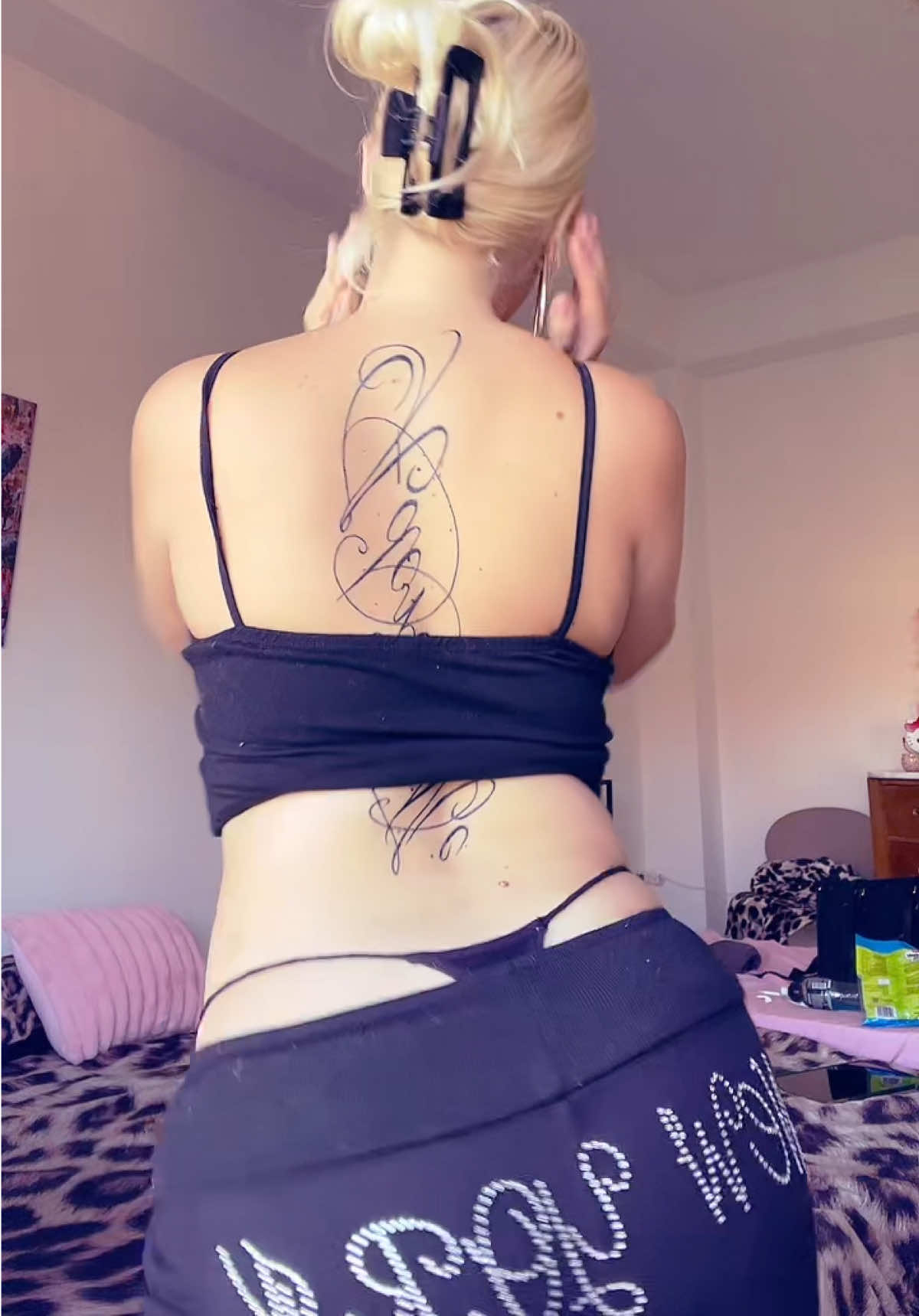 @888