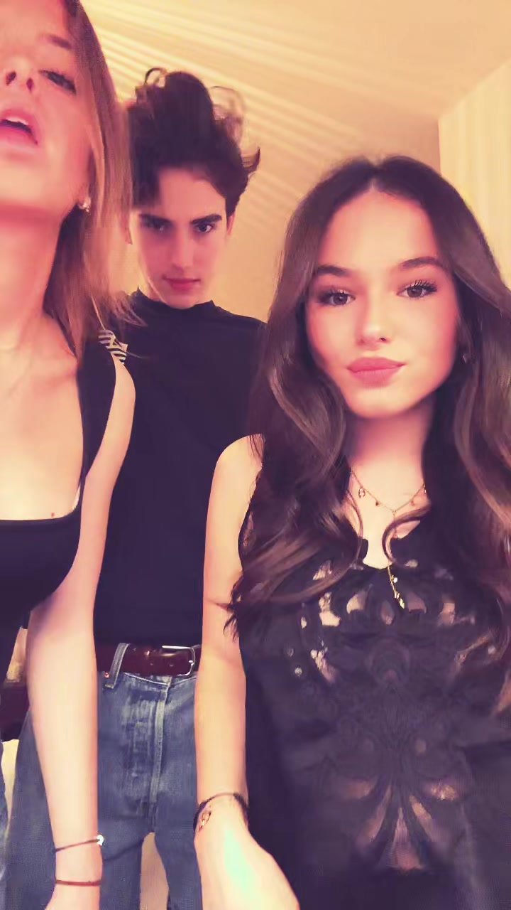 @marieee.km