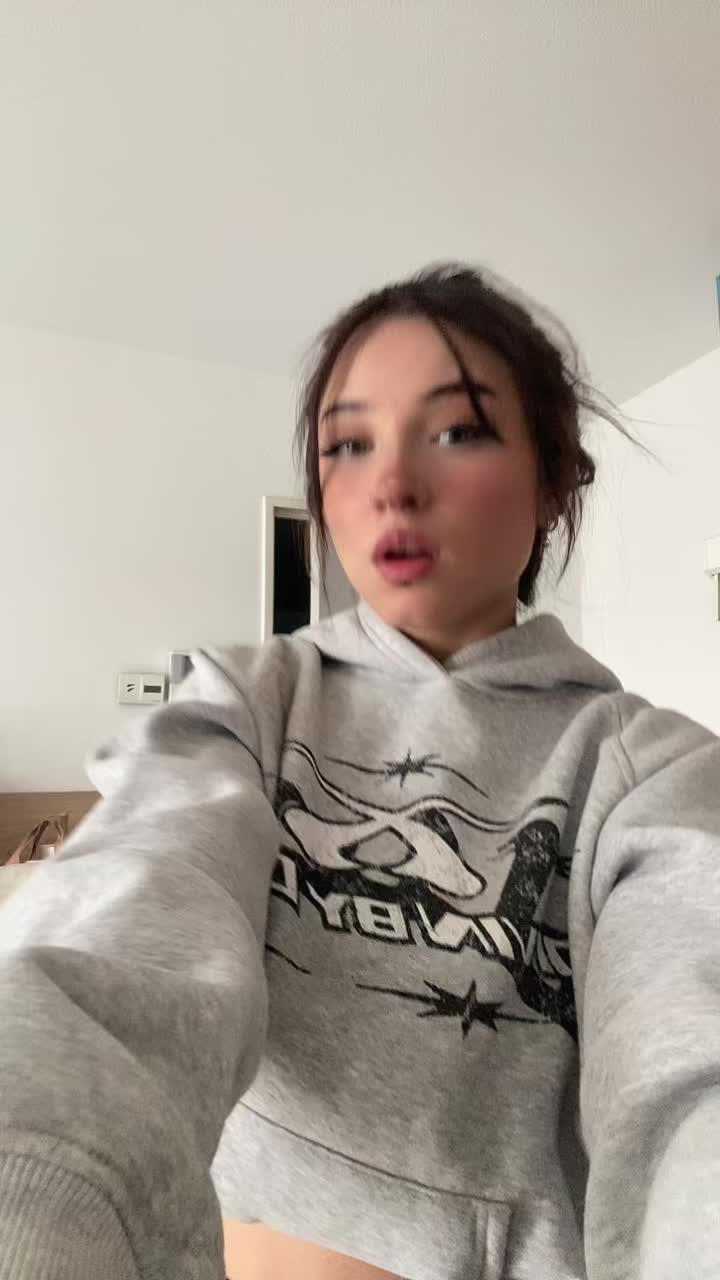 @O.d.e.l.y.a_
