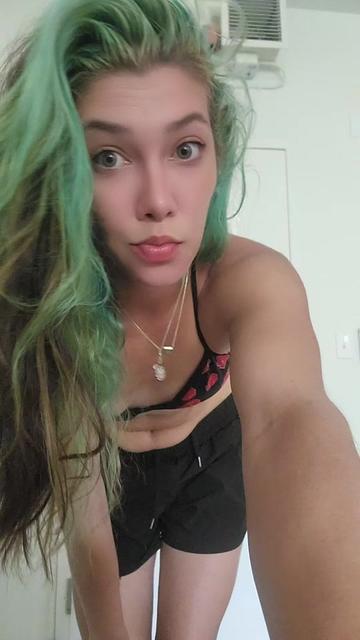 @Thegirlwiththecursemark