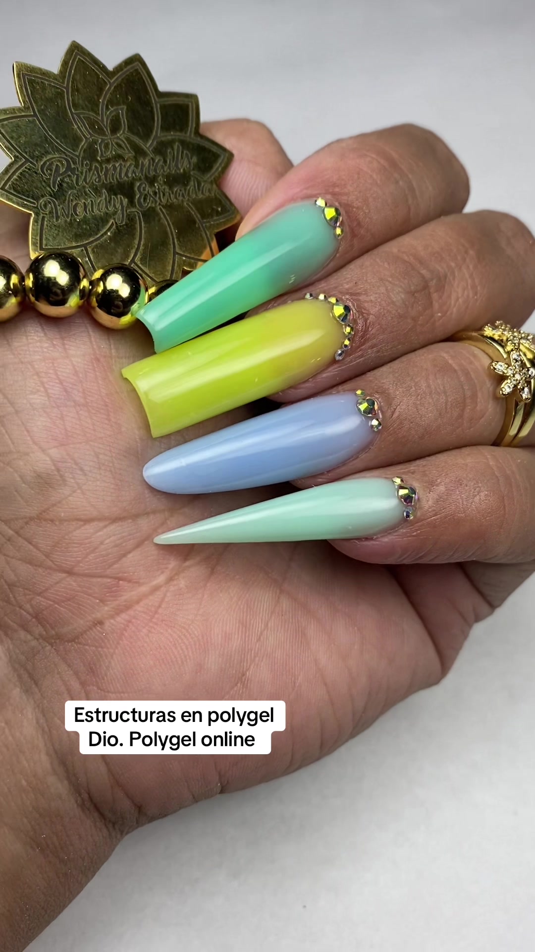 @Prismanails_