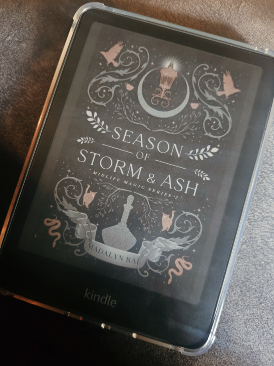 @Ashlene 📚🖤