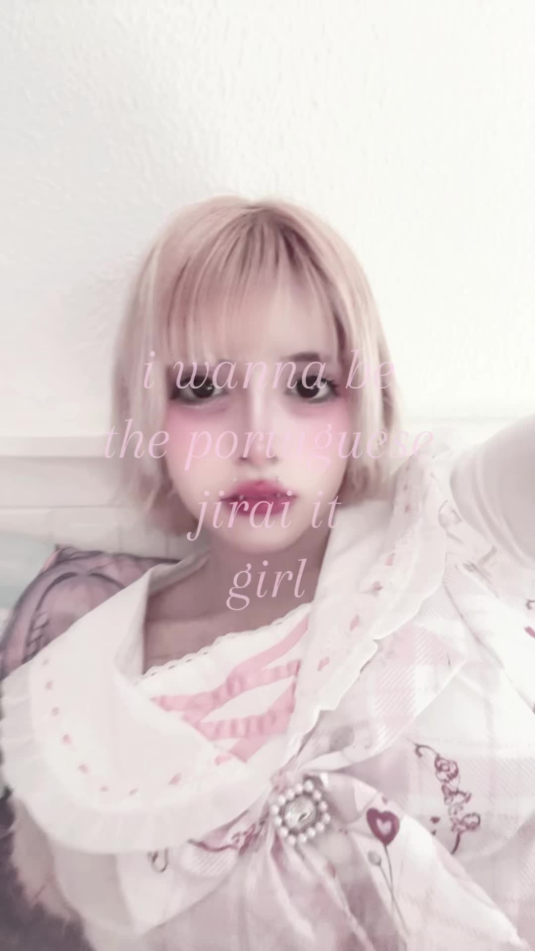 @ᑕᕼᗩᖇᖇ ✩°