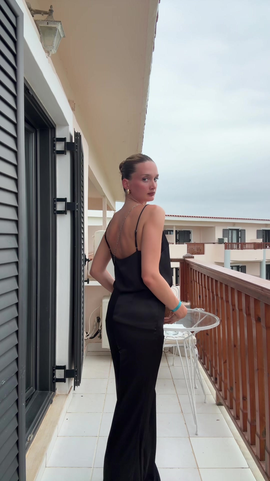@mollsturton