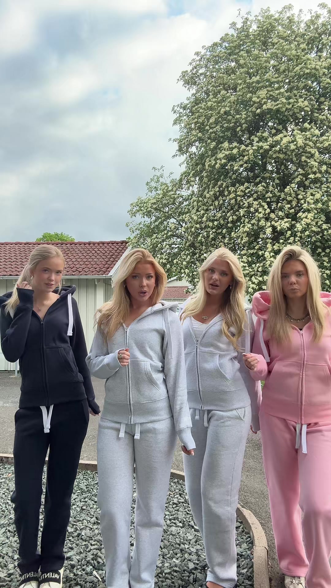 @😜👯♀️🤩