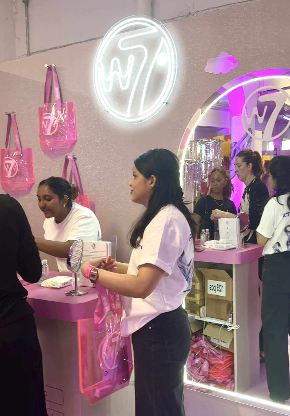 @W7 Makeup