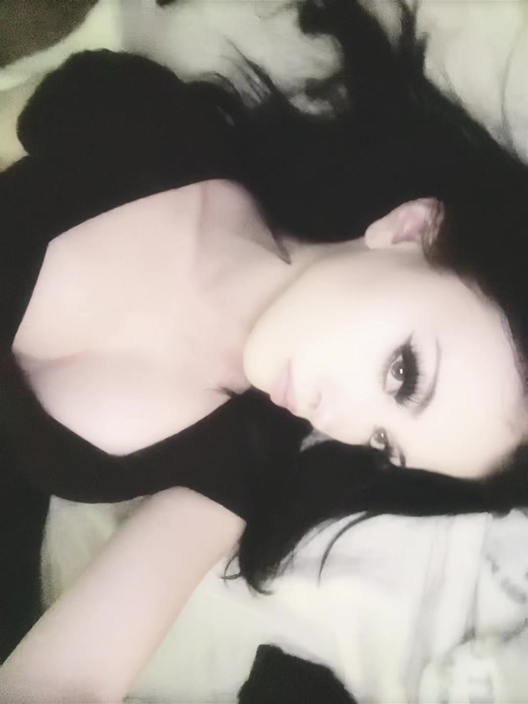 @v4mp_d0llrot4u