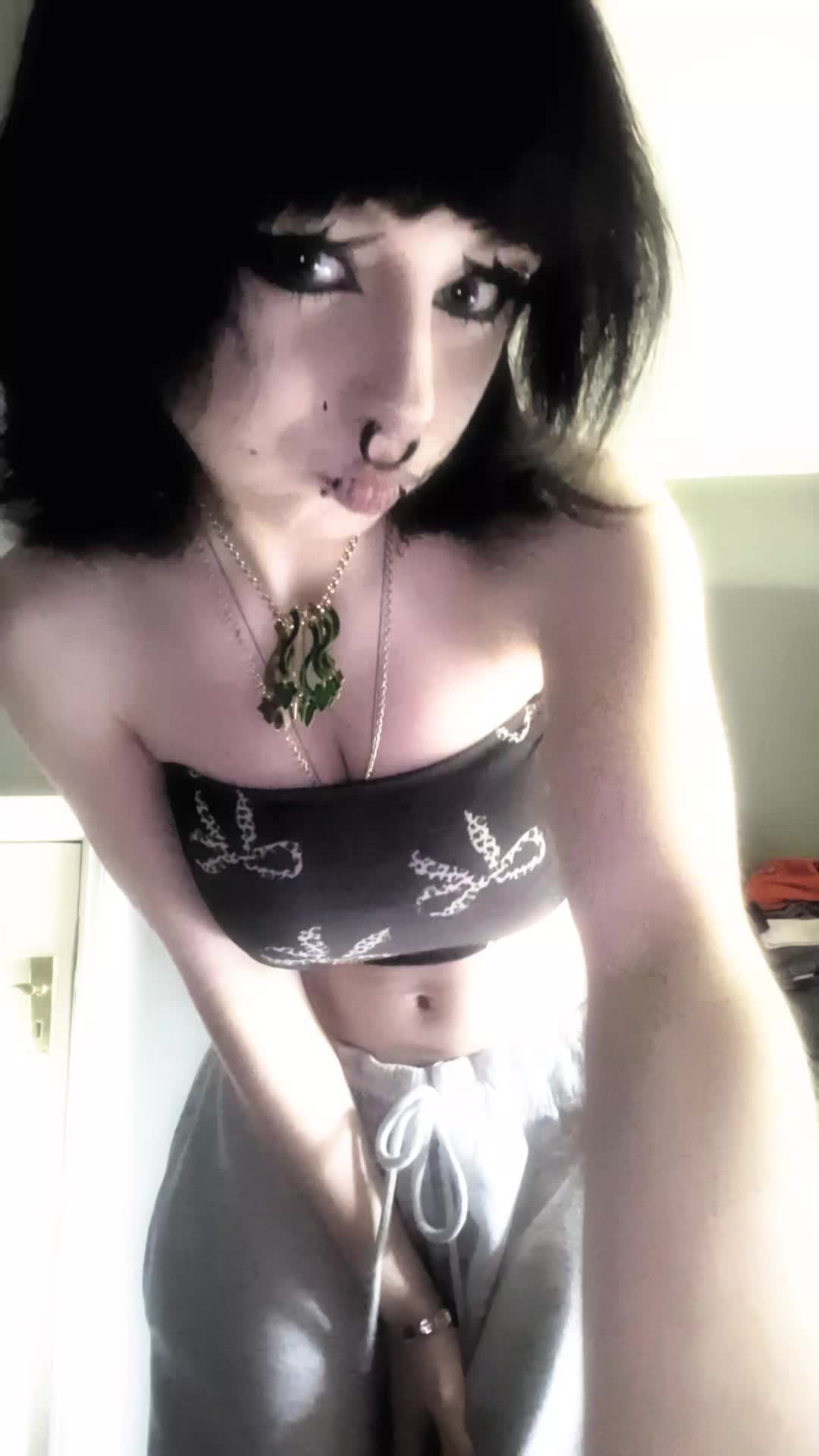 @Nevaeh..🥀