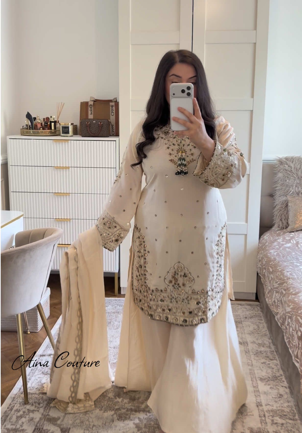@Aina__couture