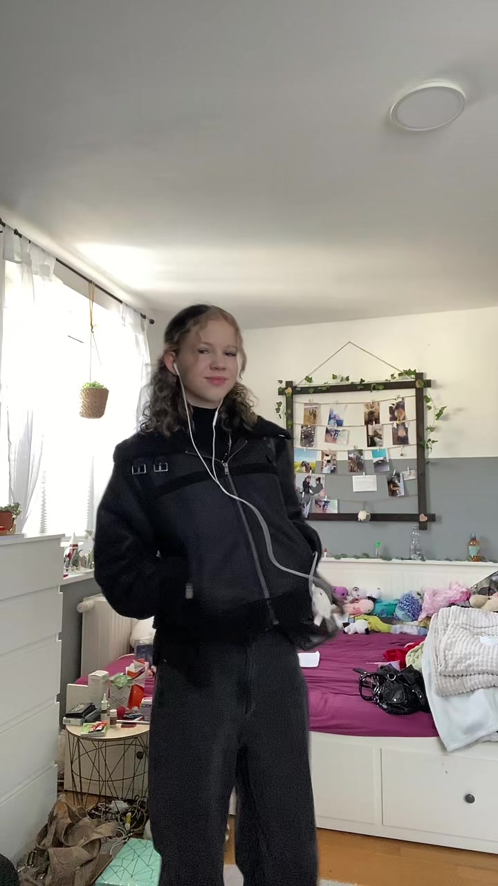@𝐌𝐚𝐫𝐭𝐡𝐚