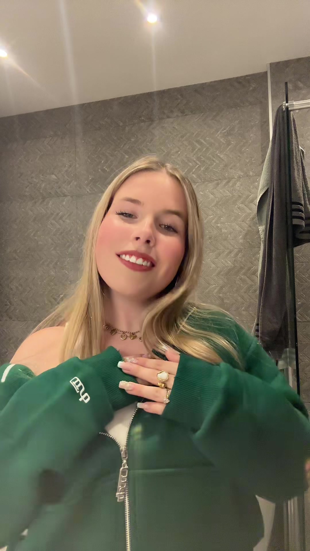 @𝓬𝓱𝓪𝓻𝓵𝓸𝓽𝓽𝓮