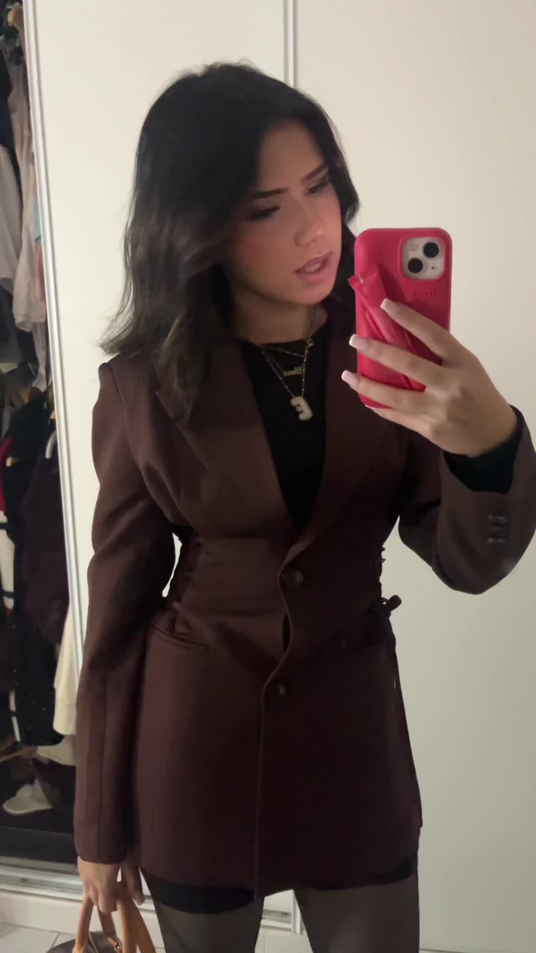 @elena.