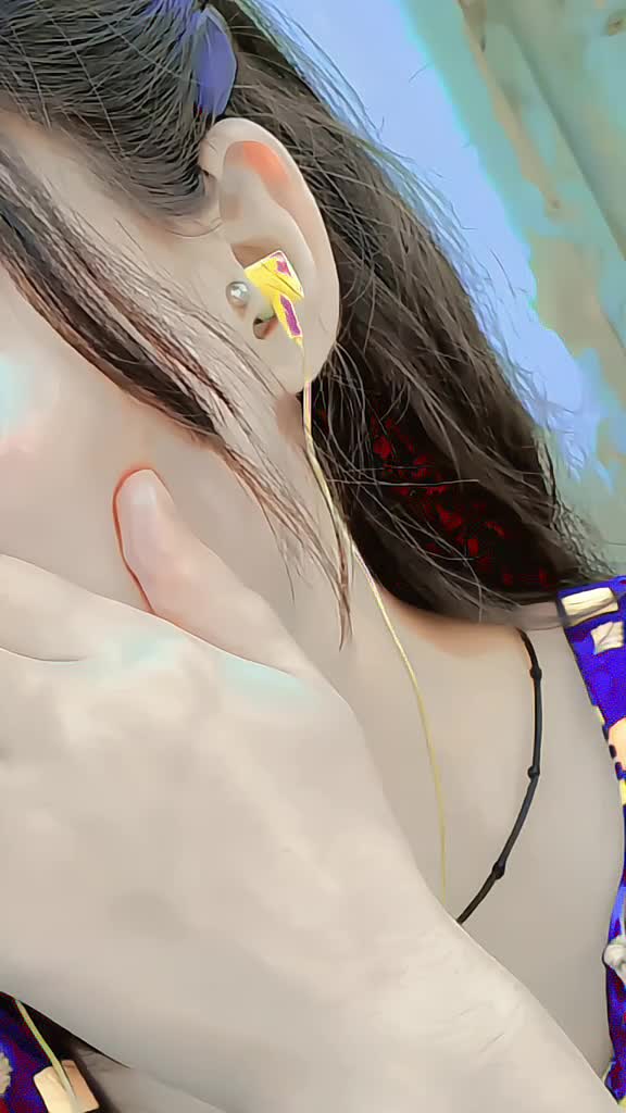 @༺ 🍁𝑬𝒚𝒆𝒔 𝒒𝒖𝒆𝒆𝒏🍁 ༻