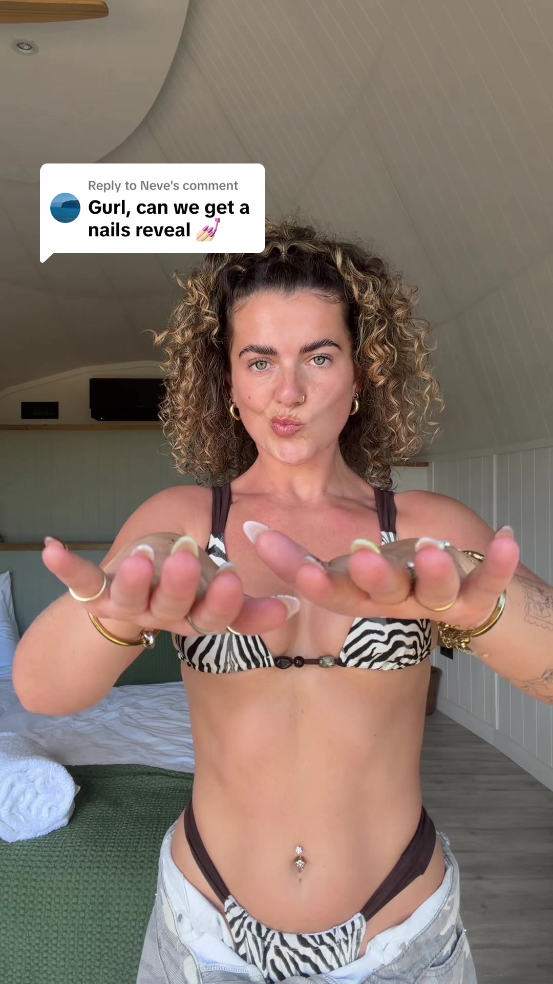 @elbuckles
